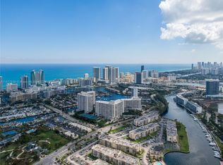 2500 Parkview Dr APT 515, Hallandale, FL 33009