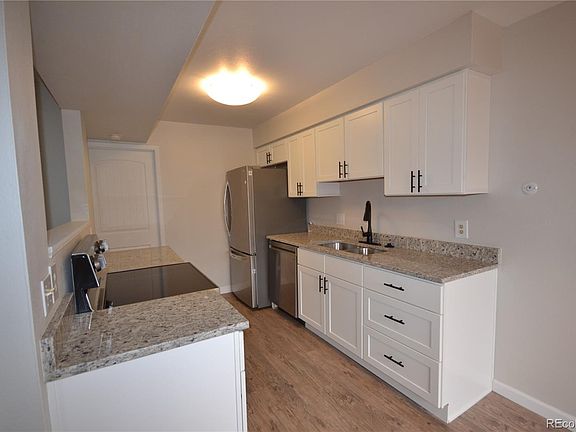 3rd image of 9865 Lane Street