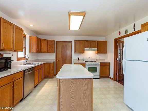 5th image of 4598 W 73rd Ave