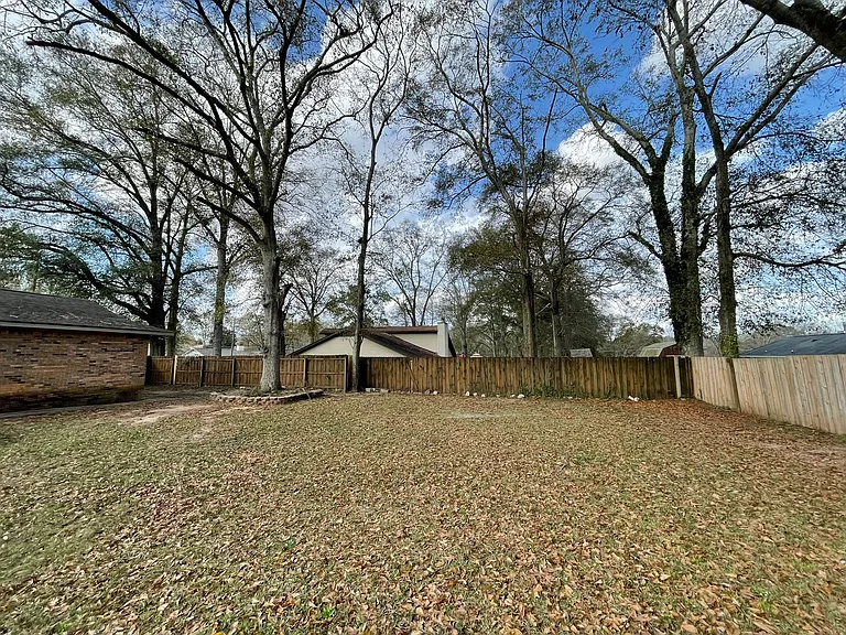 105 Kingston Dr — Photo 20