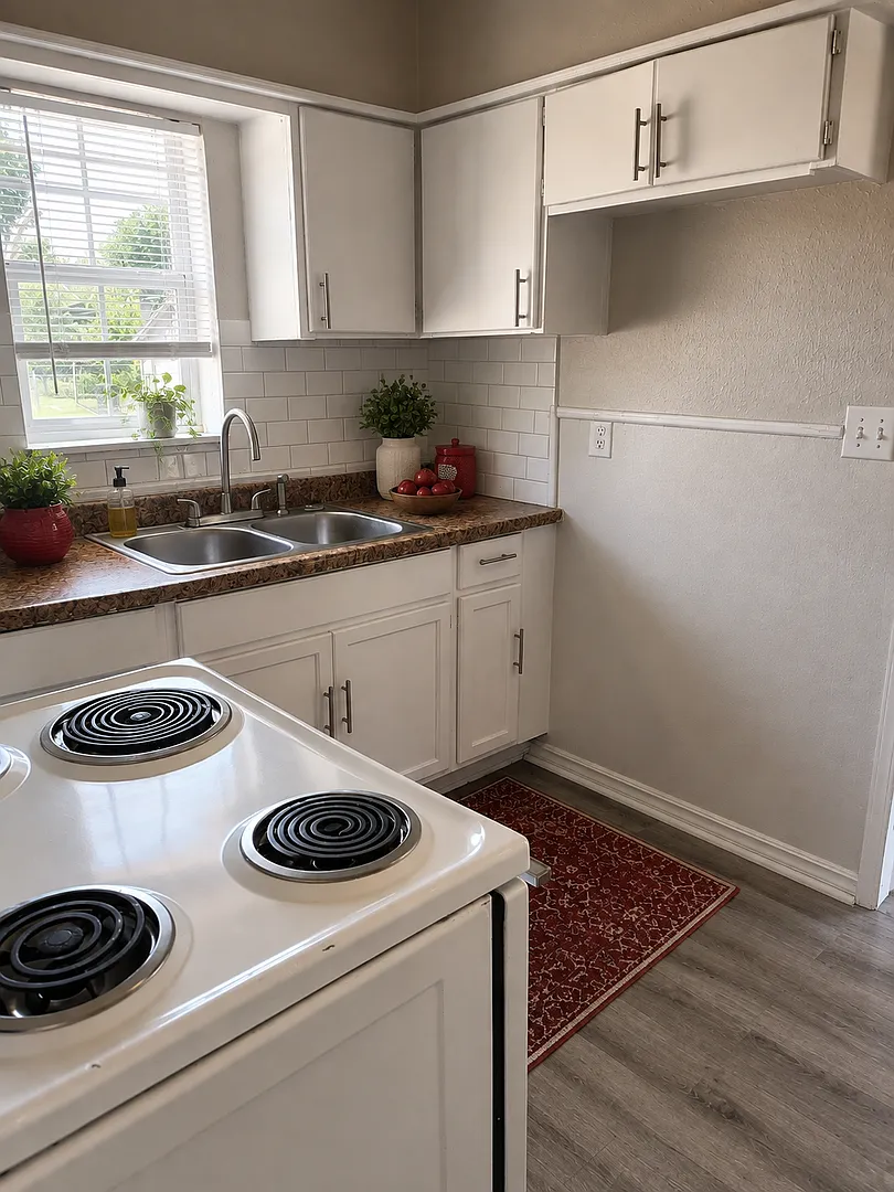 2 bedroom 1 bath house - 1727 ne 19th — Photo 3