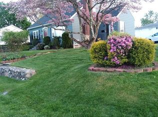24 Argonne St, Johnston, RI 02919