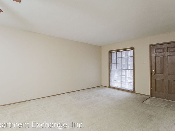 2nd image of 607 Thunderbird Ct APT 2A
