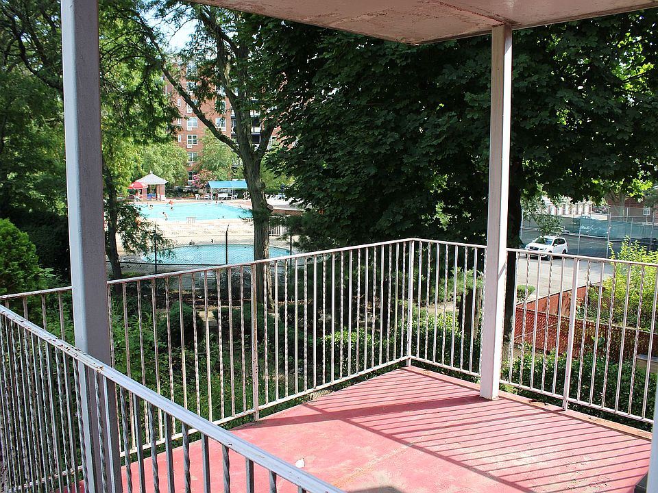 1st image of 212-71 16th Ave #2