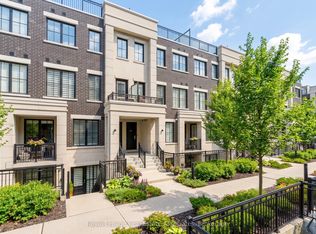 657 Cricklewood Dr #511, Mississauga, ON L5G 0B8