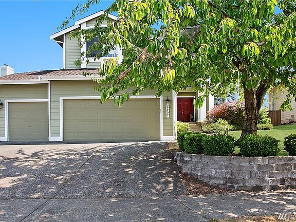 3rd image of 3907 45th Ave NE