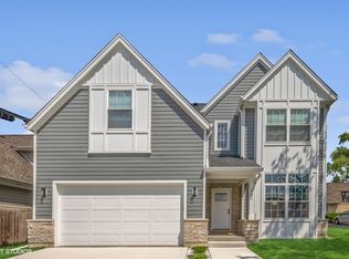 521 W 3rd St, Elmhurst, IL 60126