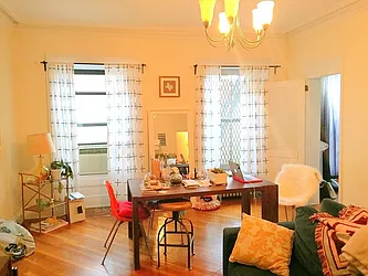 Rented by Rapid Realty Cobble Hill