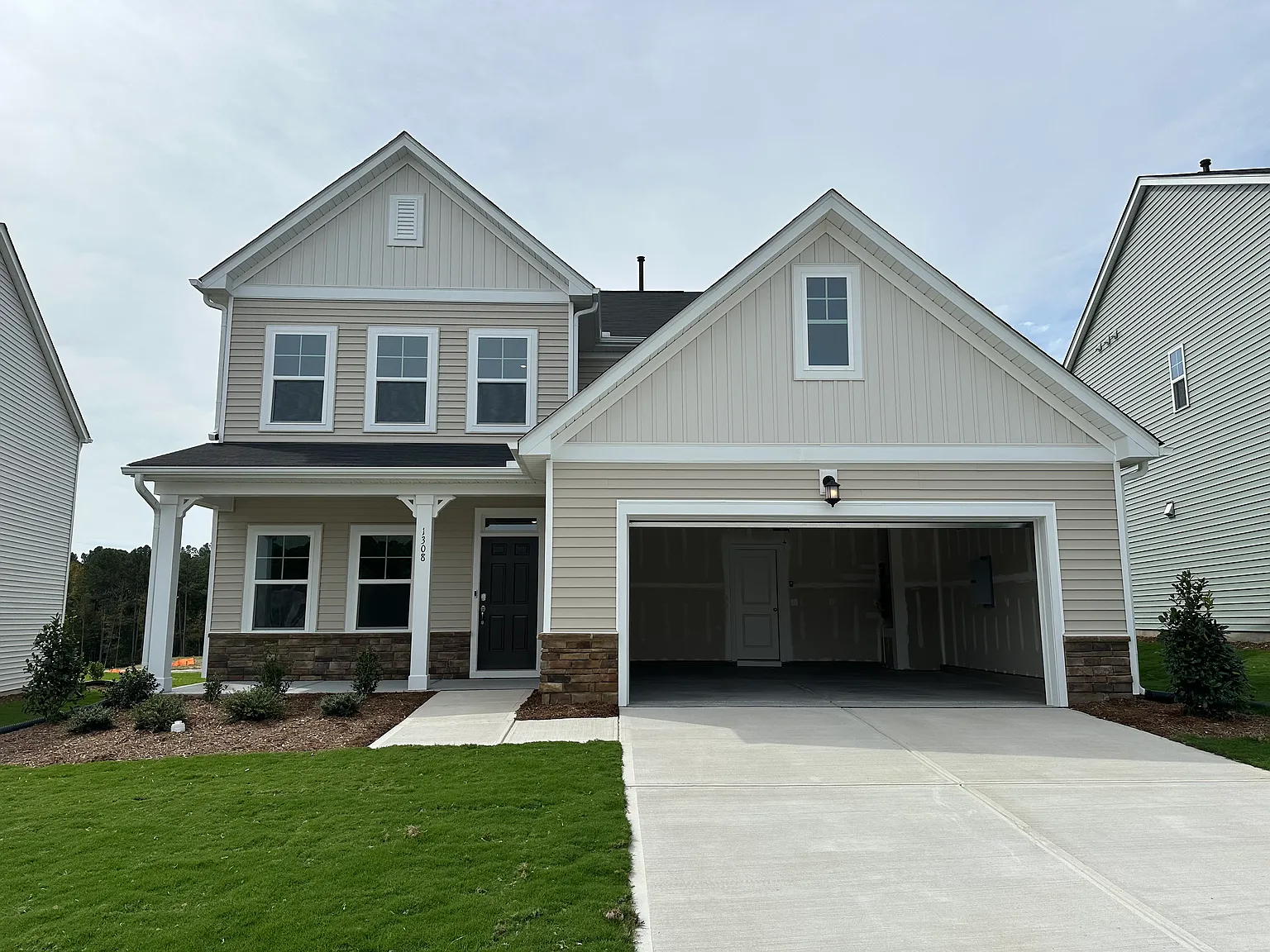 4 bed, 2472 sqft, $2,475 — Photo 1