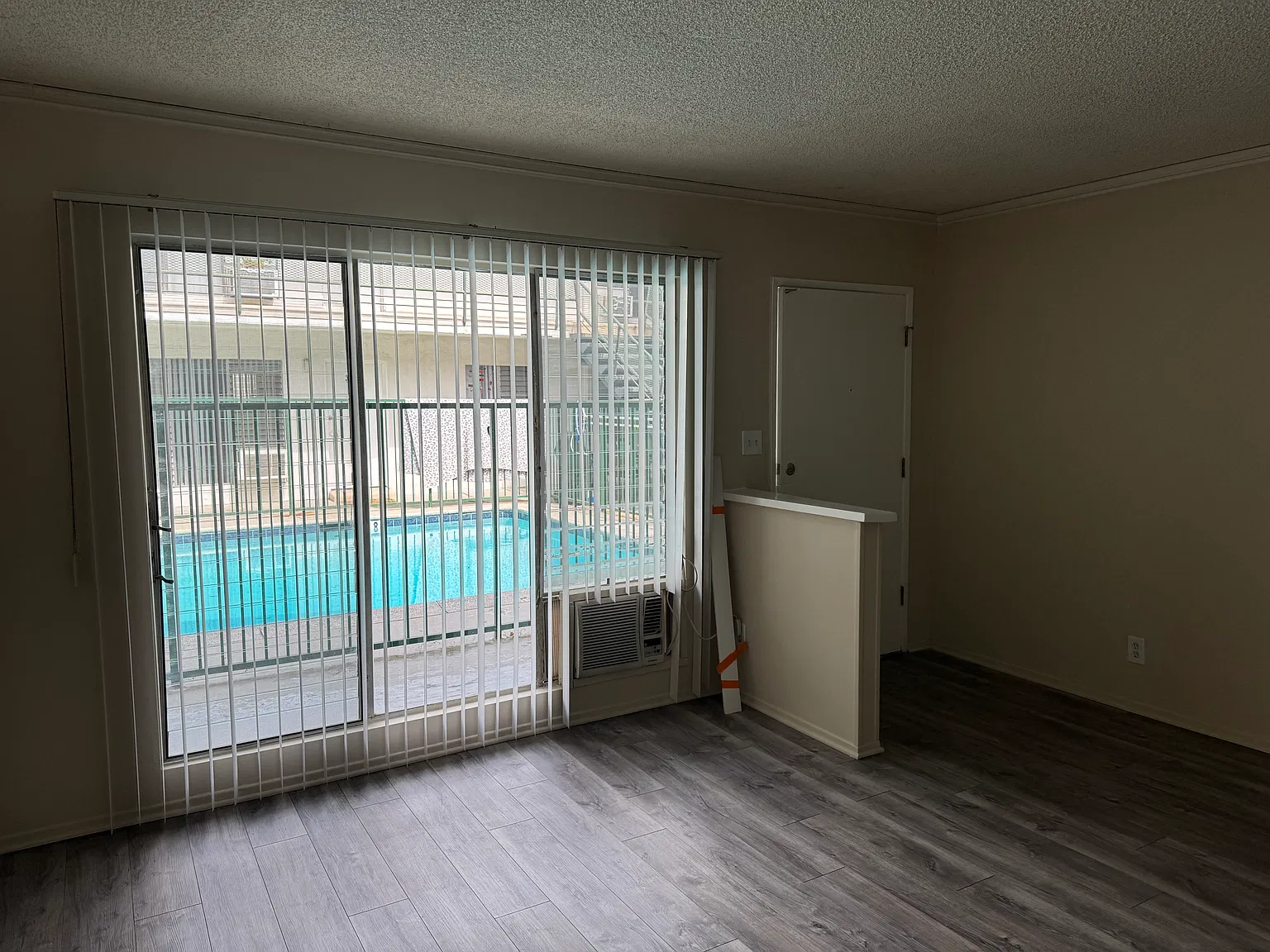 2 bed, 800 sqft, $2,450 — Photo 4