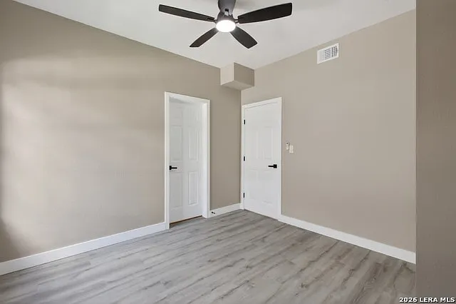 906 W Craig Pl — Photo 10