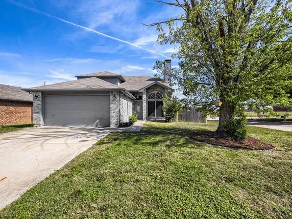 6019 Meadowdale Rd, Arlington, TX 76017