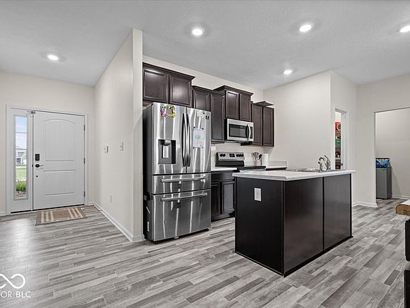 4th image of 1373 W Quartz Ln