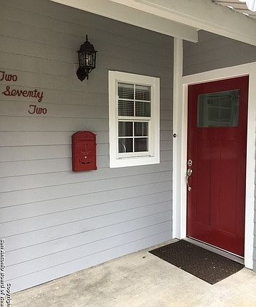 5th image of 272 W Mariposa Dr