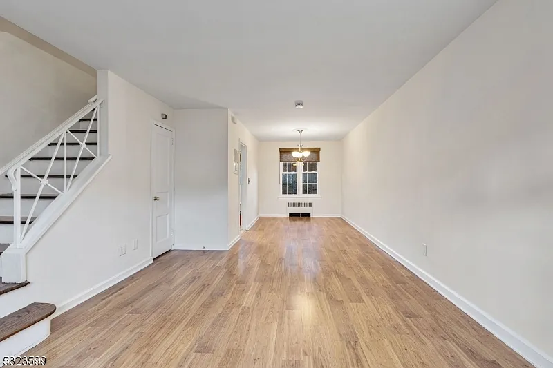2 bed, 1.0 bath, $2,500 — Photo 3