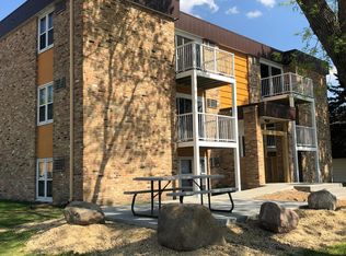 428 Holly Ln, Mankato, MN 56001