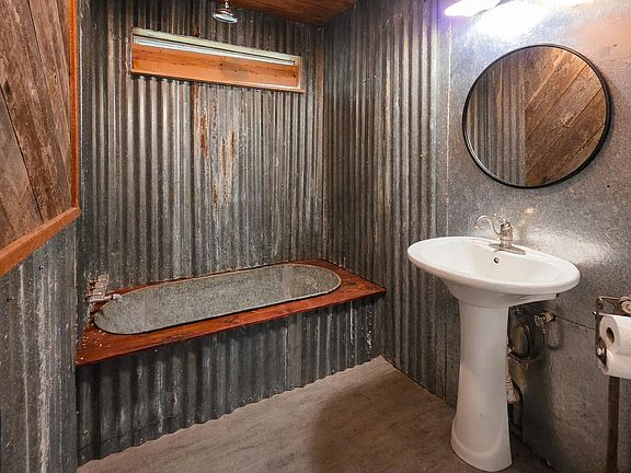 5th image of 437 E Lumbermans Rd