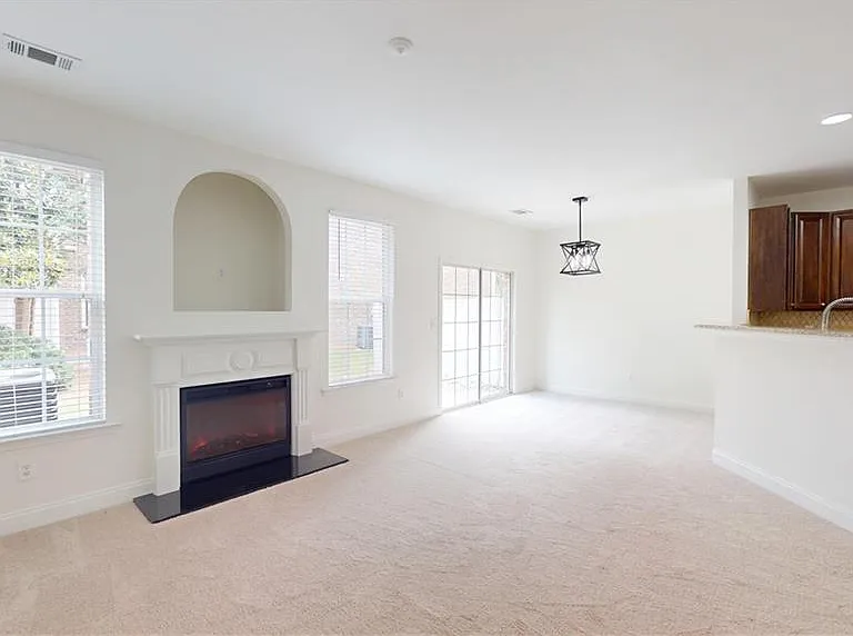 3249 Brockenhurst Dr — Photo 5
