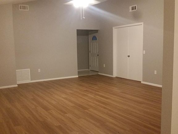 2nd image of 334 Kirkcaldy Dr