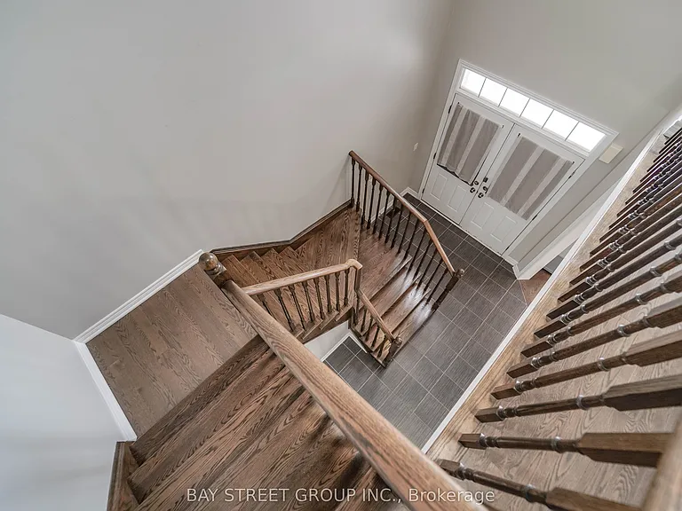 7 Gordon Landon Dr — Photo 7