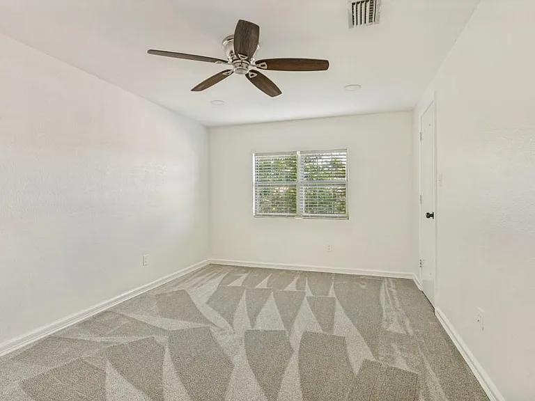 604 San Clemente Dr — Photo 17