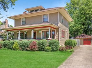 1109 W State St, Geneva, IL 60134