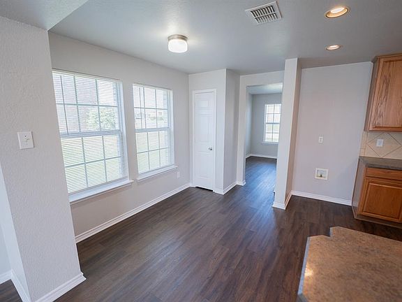 3rd image of 3009 Southern Hills Ln
