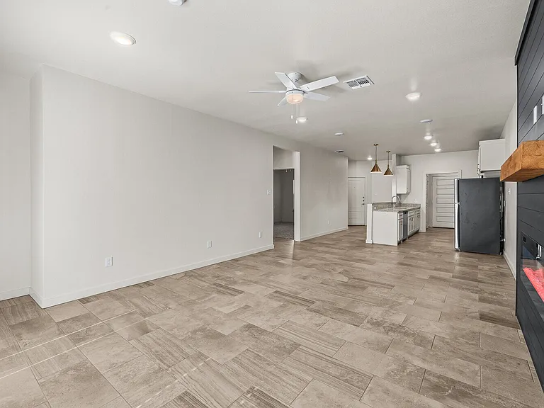 1123 N 7th St — Photo 11