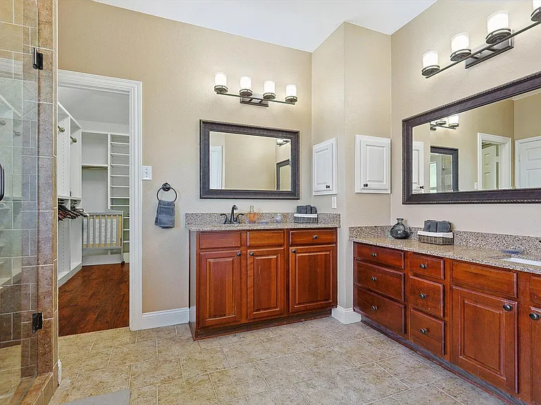 925 Sunset Hill Dr — Photo 15