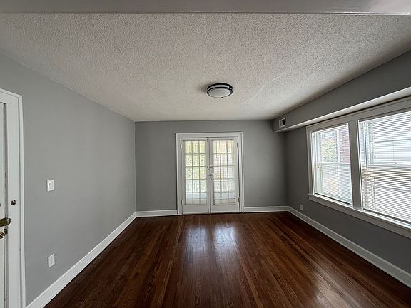2nd image of 105 W 51st St #2E