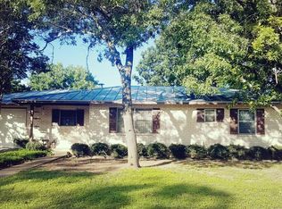 310 Glenmoor Dr, Fredericksburg, TX 78624