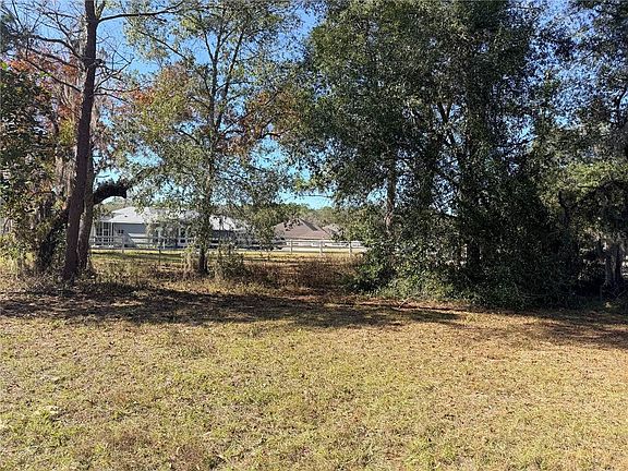 5th image of Oakcrest Cir