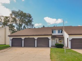 916 Square Ter, Green Bay, WI 54313