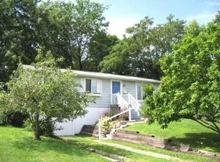 304 E Stone Ave, Fairfield, IA