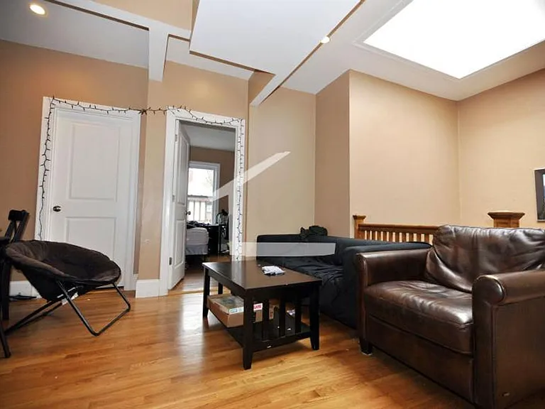 6 Saint Lukes Rd #3 — Photo 1