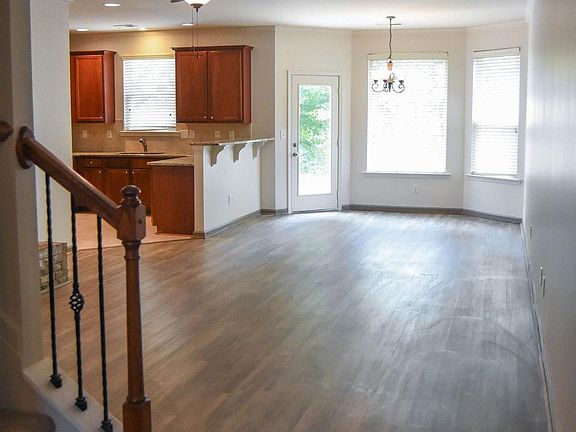 4th image of 93 Puttenum Way