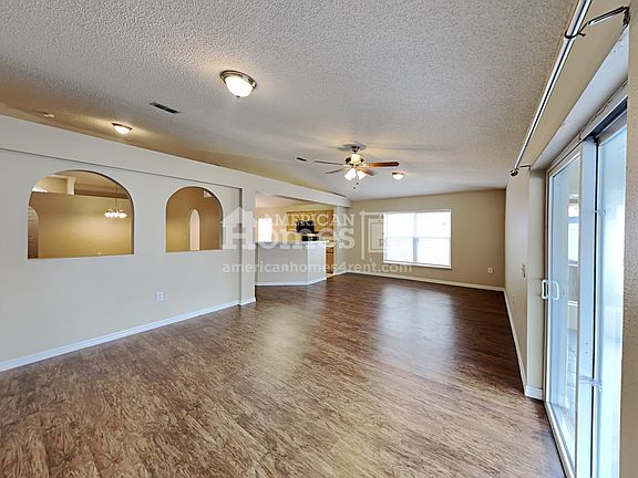 4th image of 24804 Hyde Park Blvd
