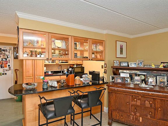 2nd image of 725 Miller Ave APT 313