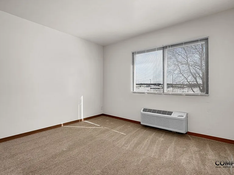 1025 W. MacArthur Avenue — Photo 23