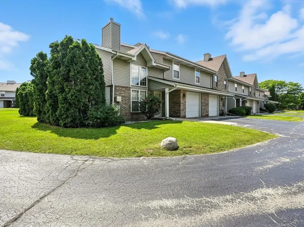 617 Westfield Way Unit G, Pewaukee, WI 53072