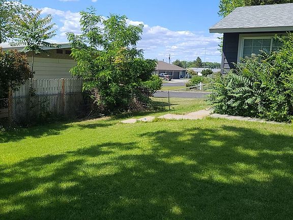 2nd image of 1223 S Ashley Way