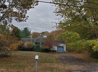 69 Willow Dr, Jackson, NJ