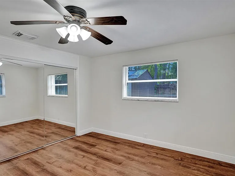 4240 NW 21st Ave — Photo 7