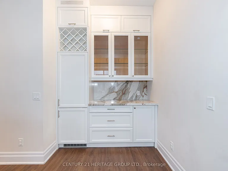 9075 Jane St #Penthouse 02 — Photo 16