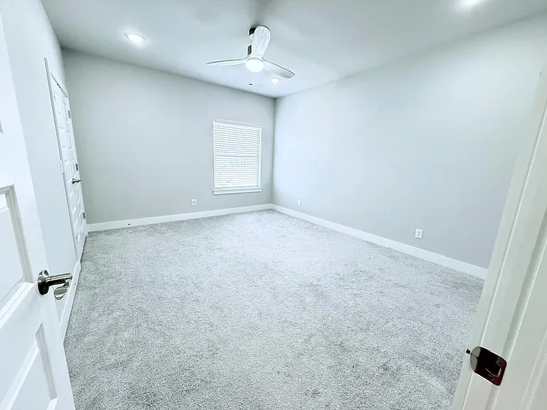 521 Joshua Pass — Photo 9
