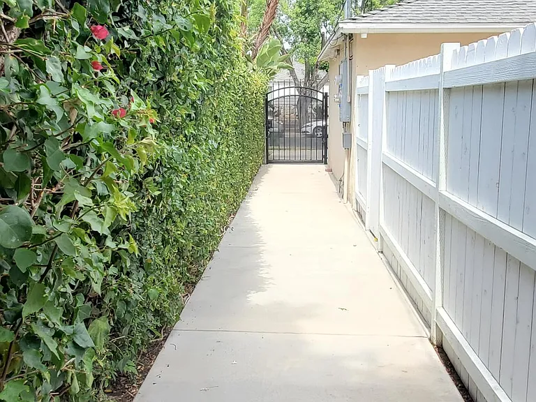 18002 Collins St — Photo 11