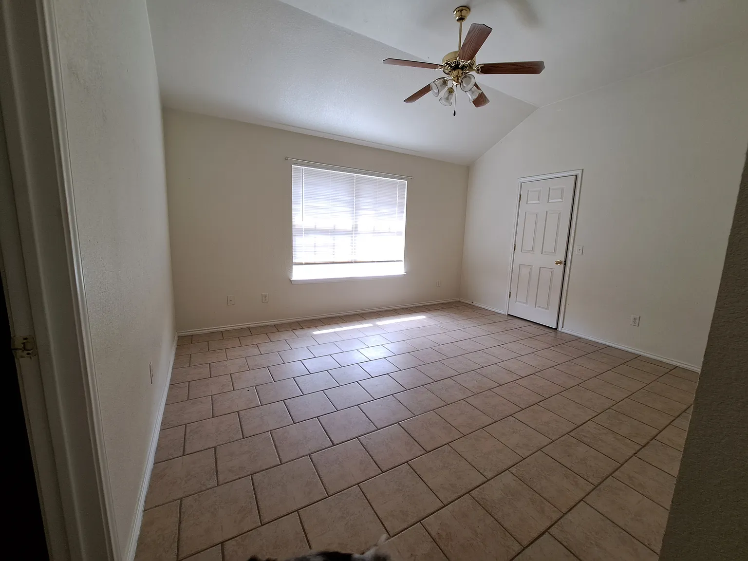 3 bed, 1313 sqft, $1,200 — Photo 4