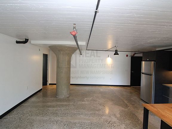 4th image of 710 Main St #3