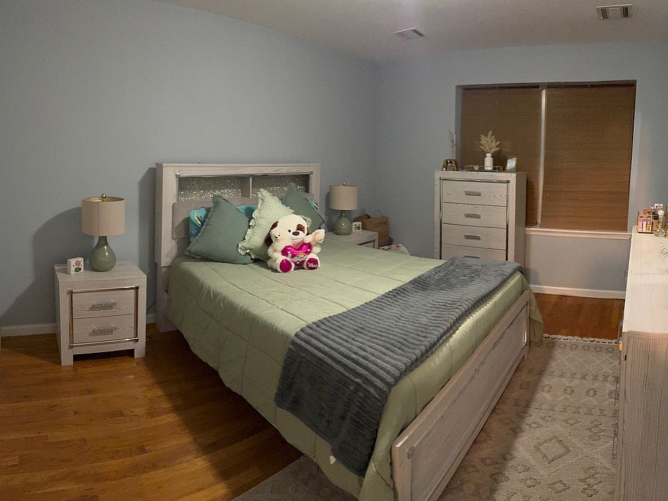 1st image of 90 Jabez St Floor 2