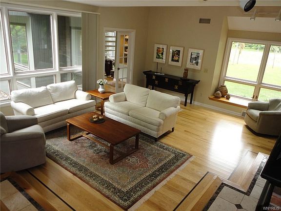 3rd image of 170 Carnoustie Dr